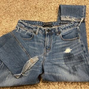 super cute jeans, distressed details on the pockets